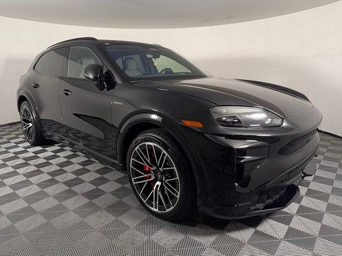 New 2026 Porsche Cayenne Turbo AWD/4WD image 9