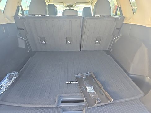 New 2026 Nissan Pathfinder SL image 32