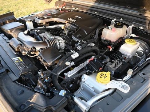 Used 2020 Jeep Wrangler Sport image 16