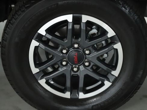 Used 2025 Toyota Tacoma TRD Sport AWD/4WD image 39