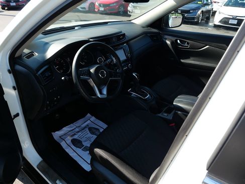 Used 2018 Nissan Rogue SV w/ Premium Package AWD/4WD image 10