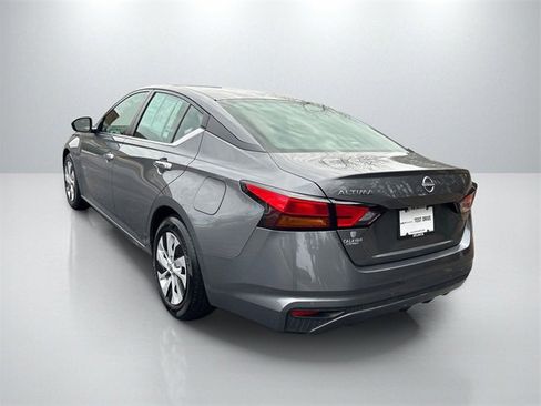Used 2024 Nissan Altima 2.5 S image 5