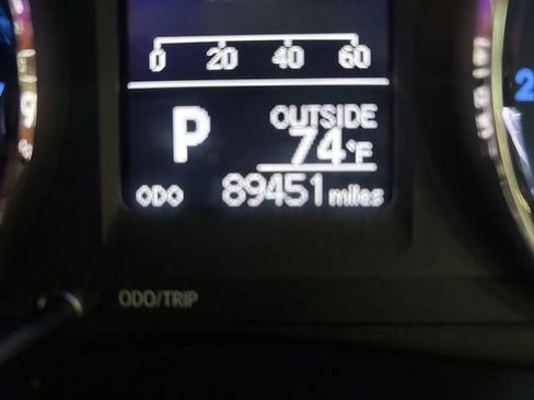 Used 2017 Toyota Corolla LE w/ Carpet Mat Package (TMS) FWD image 22
