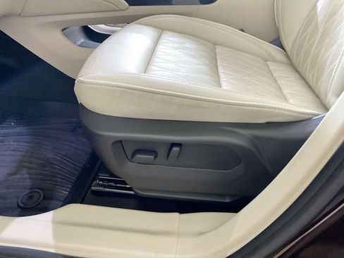 Used 2023 Buick Envision Avenir AWD/4WD image 25