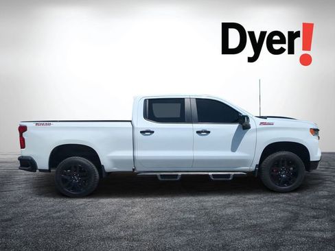Used 2022 Chevrolet Silverado 1500 LT Trail Boss w/ Convenience Package II AWD/4WD image 2