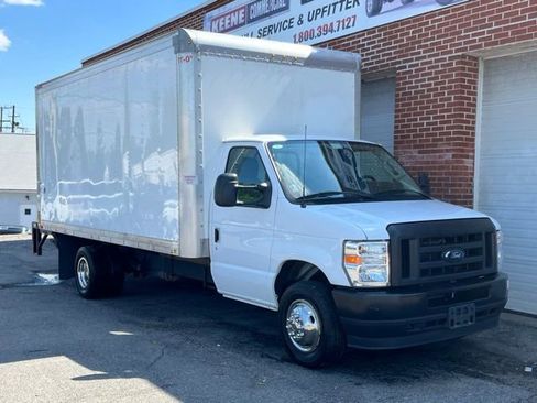 Used 2024 Ford E-450 and Econoline 450 Super Duty w/ Power Windows & Locks Group RWD image 2