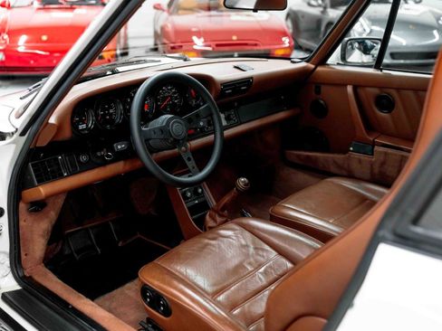 Used 1989 Porsche 911 Carrera RWD image 2