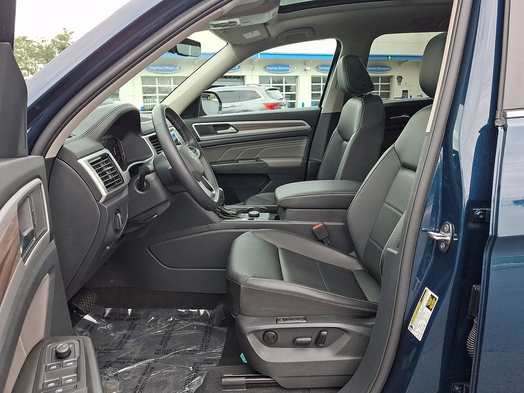Used 2023 Volkswagen Atlas SEL AWD/4WD image 17