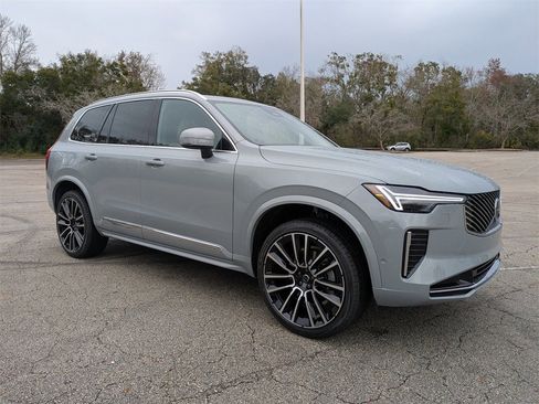 New 2026 Volvo XC90 B6 Plus w/ Protection Package Premier image 9