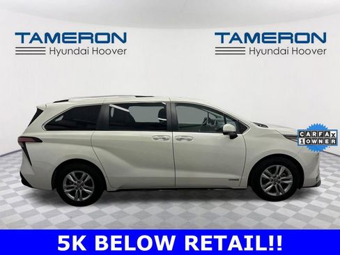 Used 2021 Toyota Sienna Limited image 6