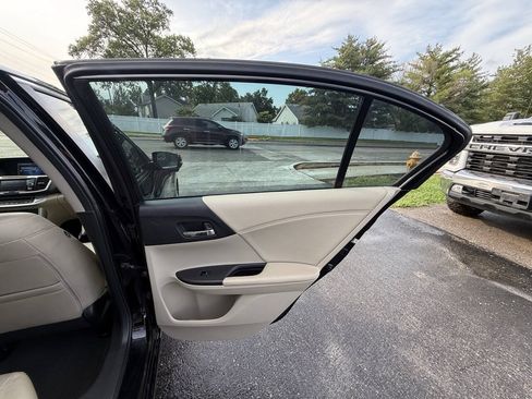 Used 2015 Honda Accord EX-L image 12