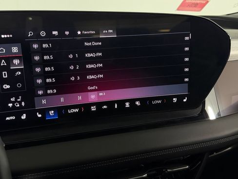Used 2025 Audi Q6 e-tron Prestige w/ Black Warm Weather Package AWD/4WD image 19