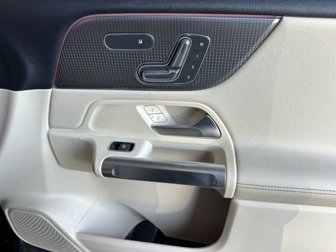 Certified 2020 Mercedes-Benz GLB 250 image 17