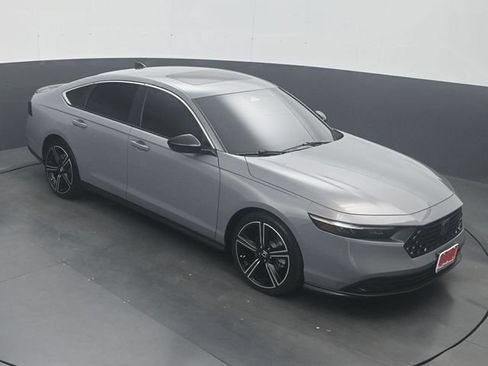 Used 2025 Honda Accord Sport image 19