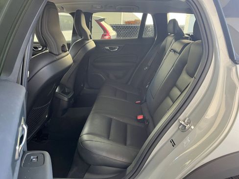 Used 2025 Volvo V60 B5 Cross Country Plus image 25