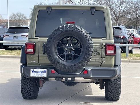 Used 2025 Jeep Wrangler Willys image 5