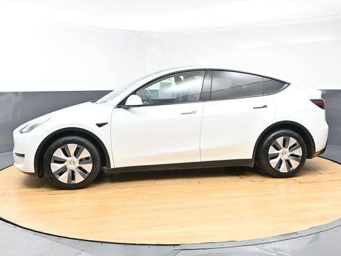 Used 2023 Tesla Model Y Long Range AWD/4WD image 5