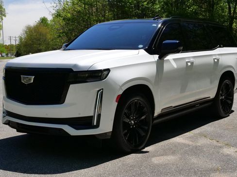 Used 2021 Cadillac Escalade Sport w/ Driver Assist Tech Package image 6