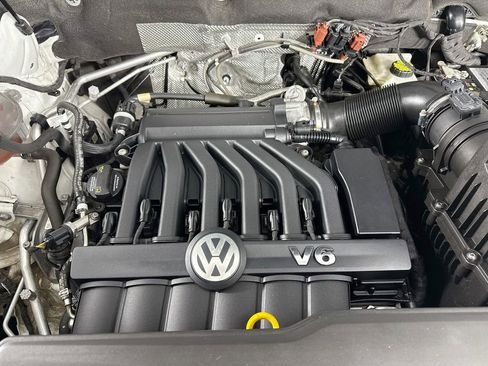 Used 2020 Volkswagen Atlas Cross Sport SEL Premium AWD/4WD image 32