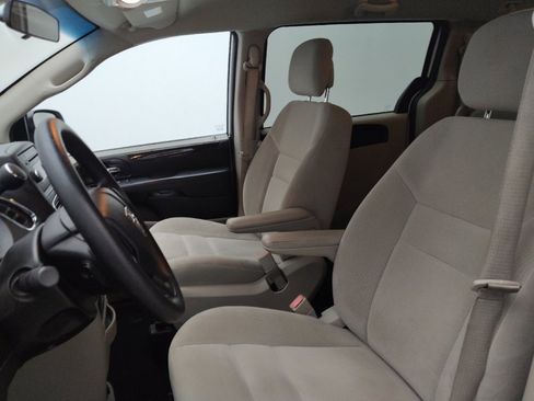 Used 2017 Dodge Grand Caravan SE FWD image 17