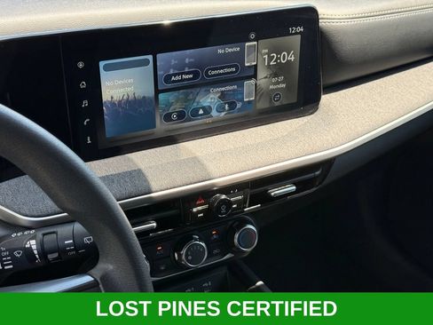 Used 2025 Nissan Kicks SV FWD image 11