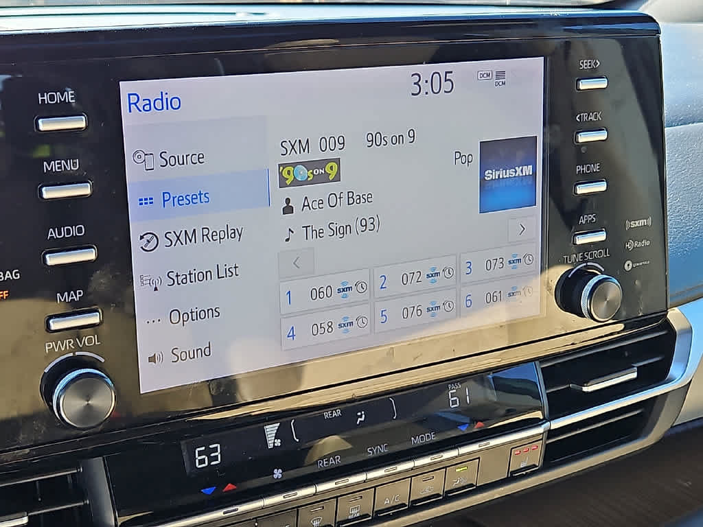 Used 2021 Toyota Sienna XLE FWD image 17