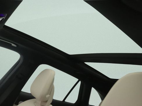 New 2026 Mercedes-Benz GLC 300 image 12