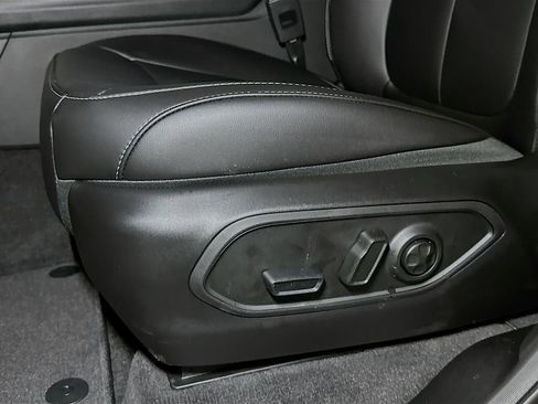New 2026 Jeep Grand Cherokee Limited AWD/4WD image 13