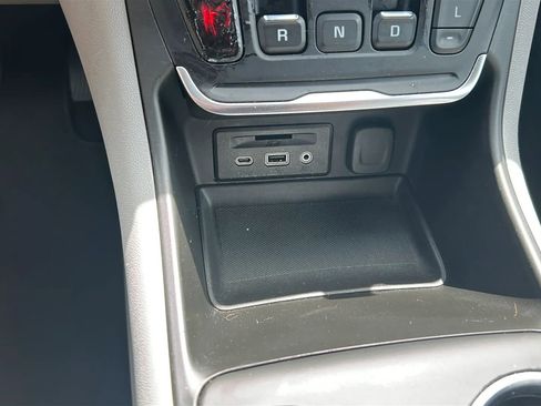Used 2020 GMC Terrain SLT image 28