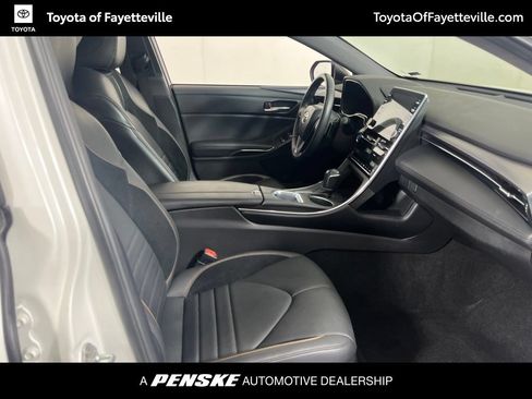 Used 2022 Toyota Avalon XSE FWD image 12