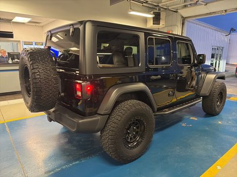 Used 2021 Jeep Wrangler Unlimited Sport image 5