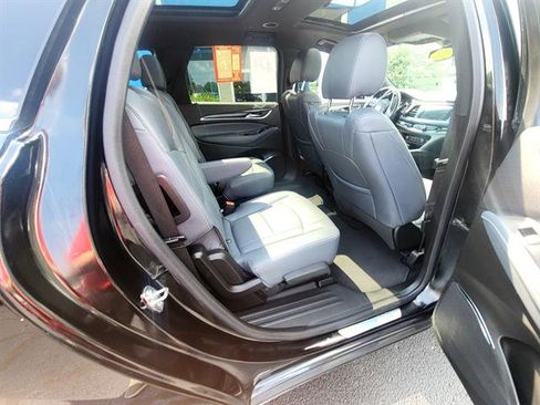 Used 2023 Buick Enclave Essence w/ Experience Buick Package image 11