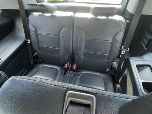 Used 2019 GMC Acadia SLE image 19