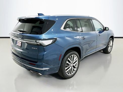 New 2026 Buick Enclave Avenir image 7