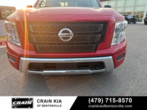 Used 2022 Nissan Titan SV AWD/4WD image 12