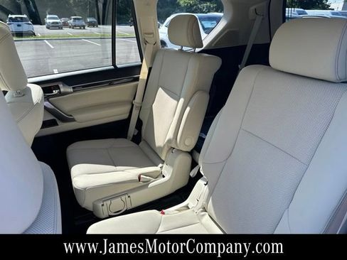 Used 2023 Lexus GX 460 Premium AWD/4WD image 14