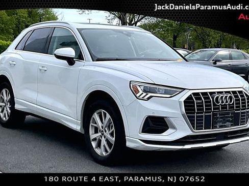 Used 2023 Audi Q3 2.0T Premium w/ Convenience Package AWD/4WD image 9