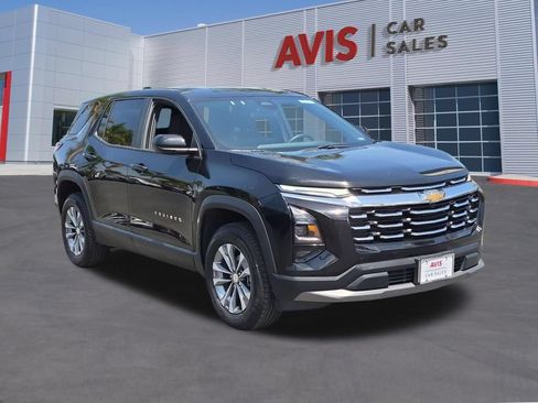 Used 2025 Chevrolet Equinox LT AWD/4WD image 3