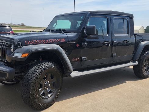 Used 2022 Jeep Gladiator Mojave w/ LED Lighting Group image 4