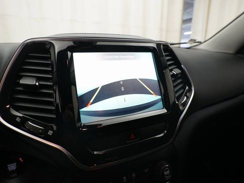 Used 2020 Jeep Cherokee Limited image 20