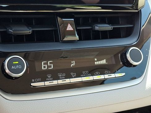 Certified 2025 Toyota Corolla LE w/ LE Premium Package FWD image 18