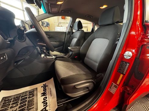 Used 2020 Hyundai Kona SE image 14