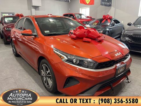 Used 2023 Kia Forte LXS w/ LXS Technology Package FWD image 5