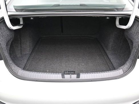 New 2026 Volkswagen Jetta SE FWD image 12