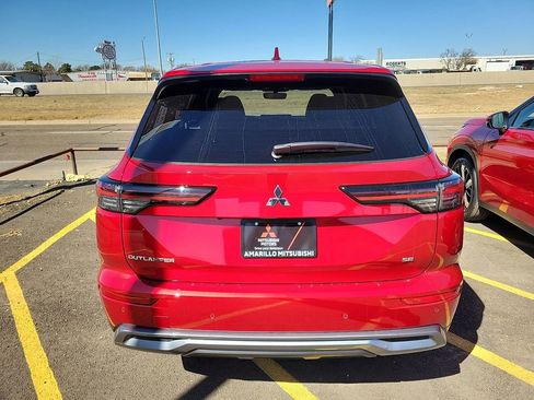 New 2026 Mitsubishi Outlander SE image 3