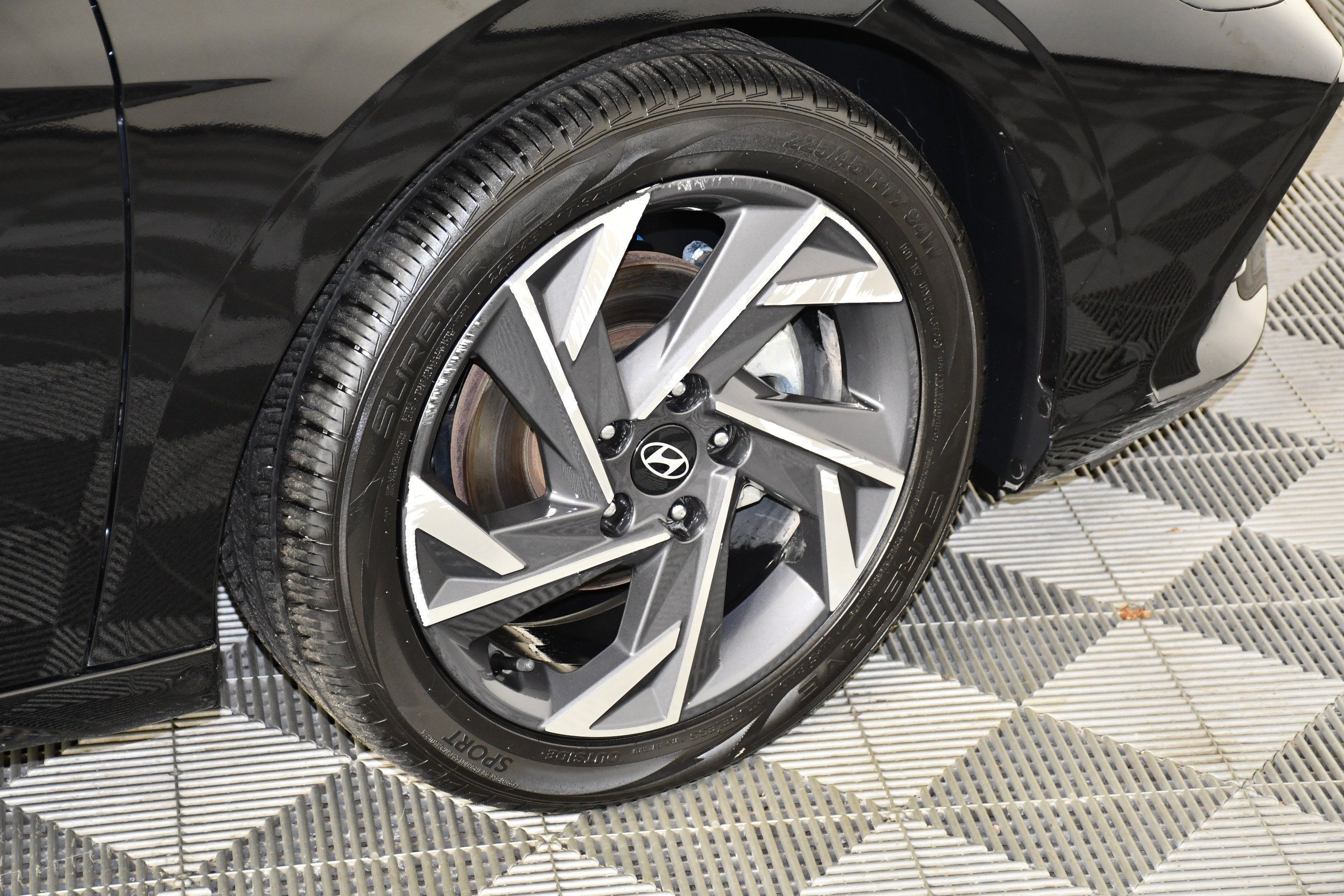 Used 2025 Hyundai Elantra Limited FWD image 41