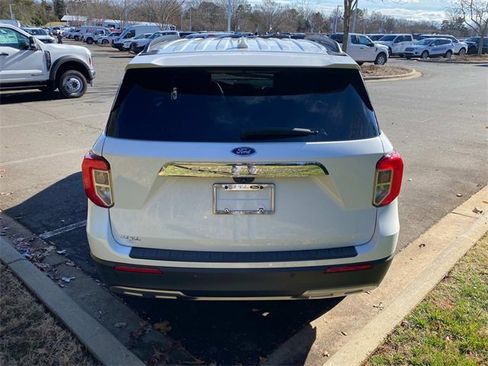 Used 2021 Ford Explorer XLT w/ Equipment Group 202A image 33