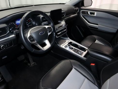Used 2023 Ford Explorer XLT w/ Equipment Group 202A AWD/4WD image 26