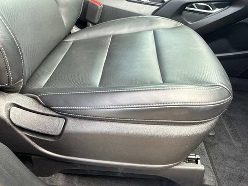 Used 2025 Kia Telluride S FWD image 17
