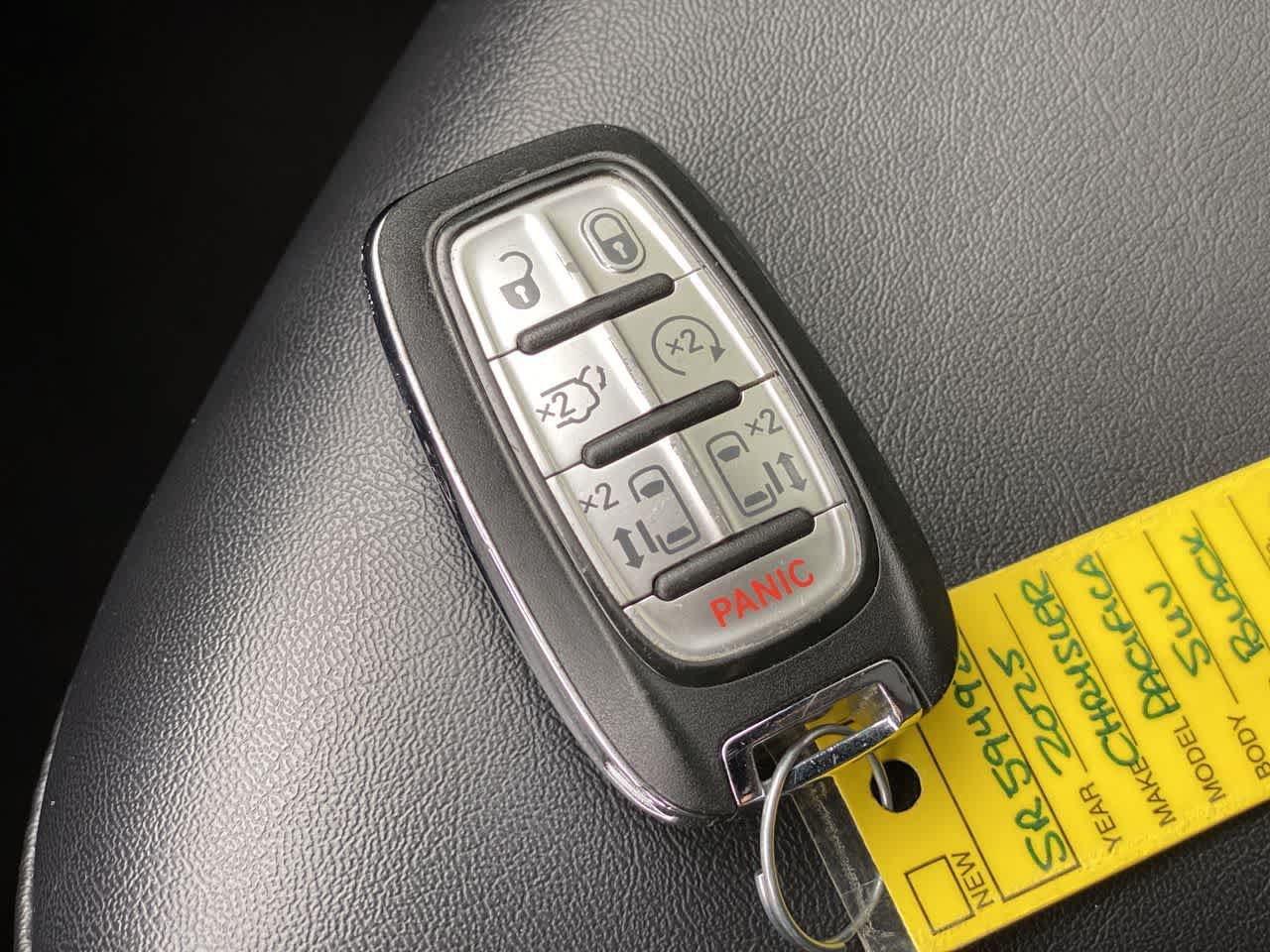 Used 2025 Chrysler Pacifica Select FWD image 27